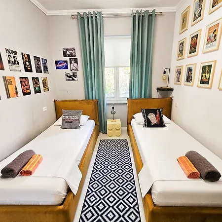 The Actors * 티라나