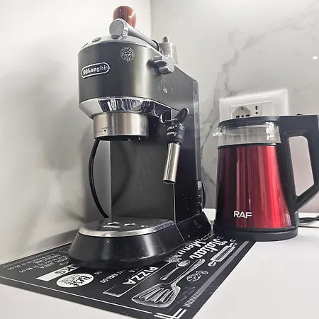 The Actors * 티라나